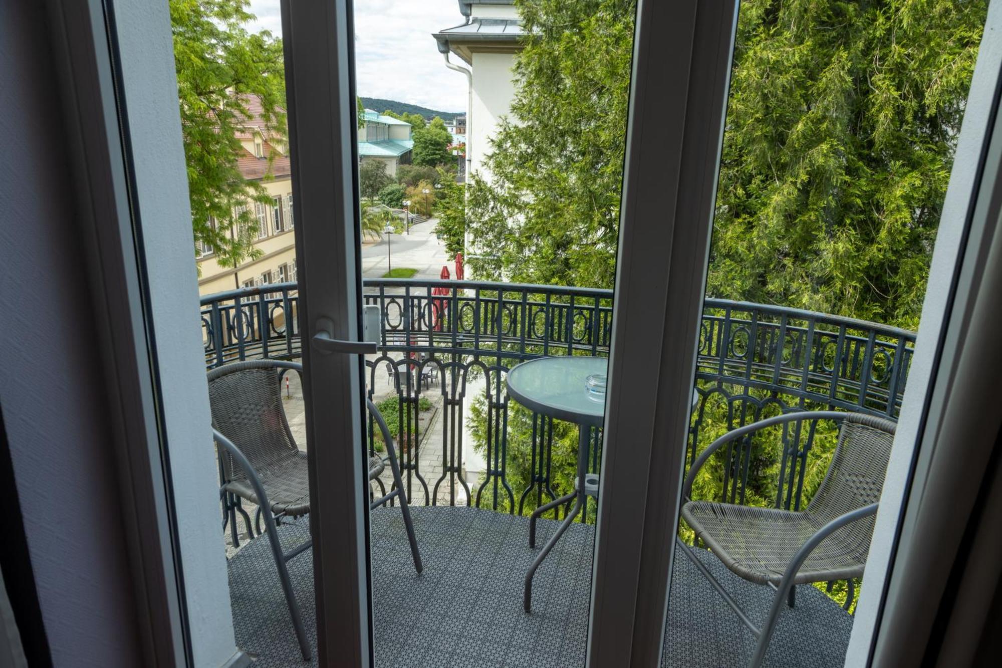 Hotel Weisses Haus Μπαντ Κίσινγκεν Εξωτερικό φωτογραφία